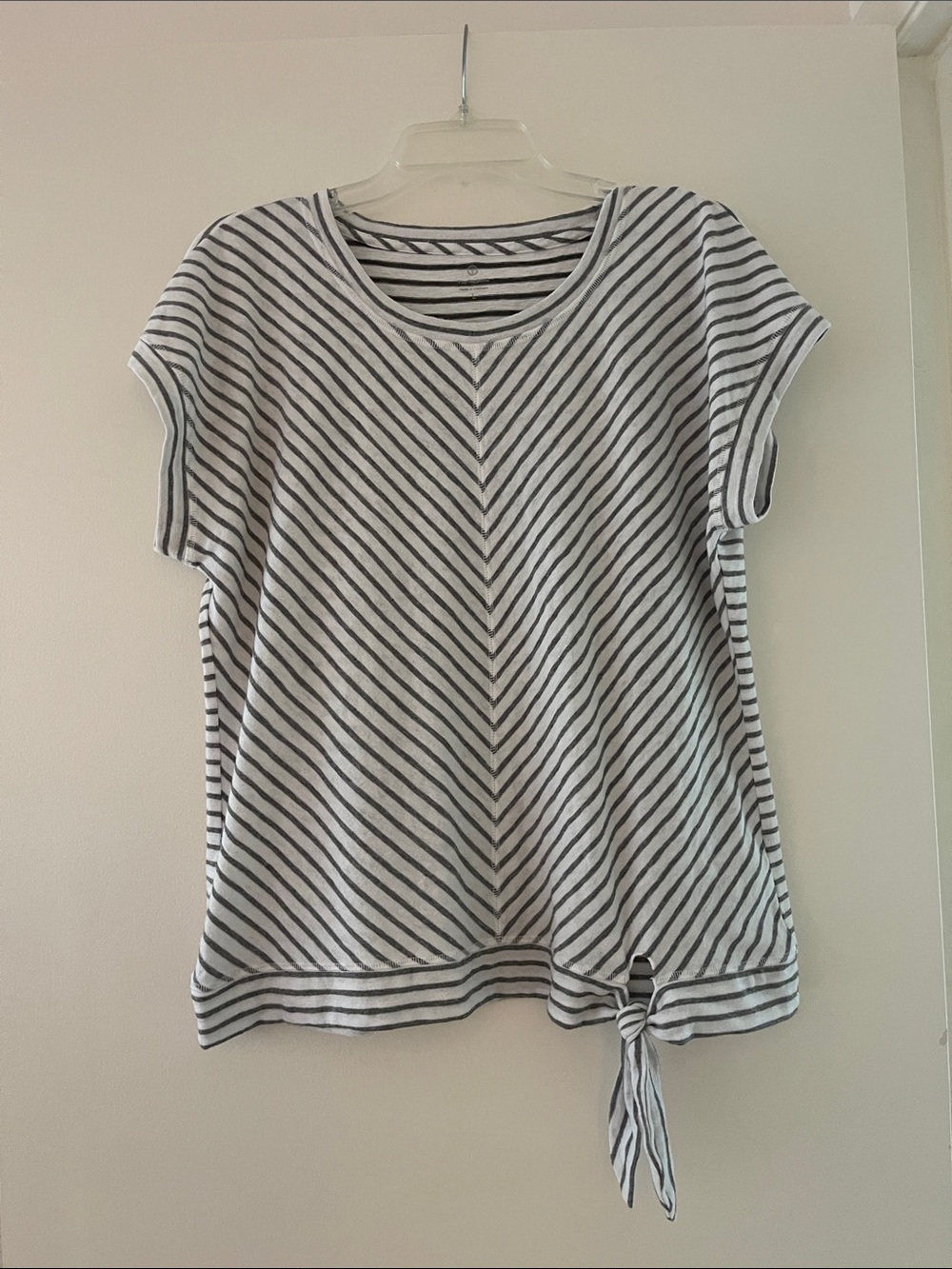 Talbots White & Black Diagonal Stripe Tie-Hem Short Sleeve Top